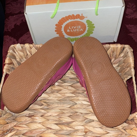 Livie and Luca Ruche Dress Shoes Sandals Fuchsia Color NIB - Picture 6 of 6